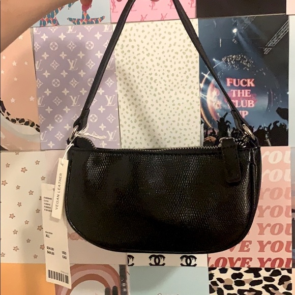 Mini black purse with silver chain - Picture 2 of 2